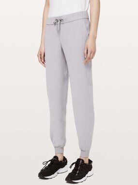 Lululemon On the Fly Mid-Rise Jogger Travel Woven, Silverscreen, Size 12